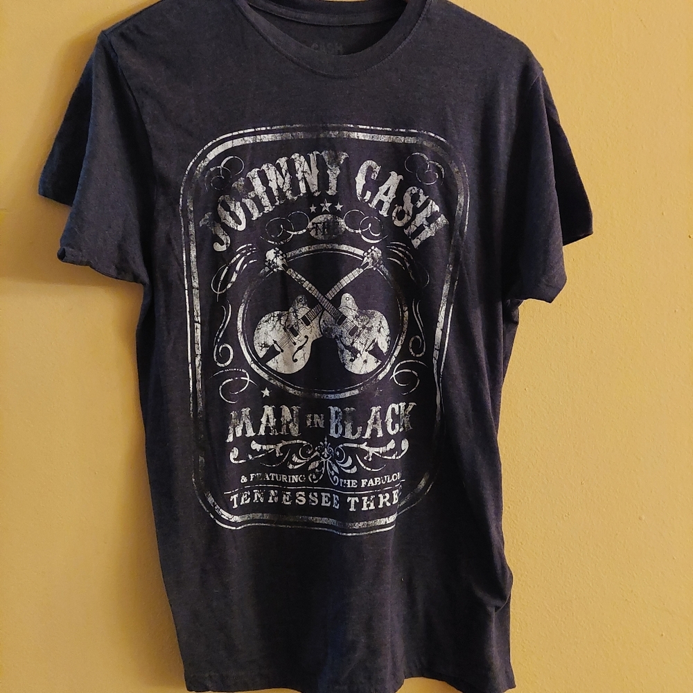 Johnny Cash black guitar the man in black graphic t shirt.  Size large